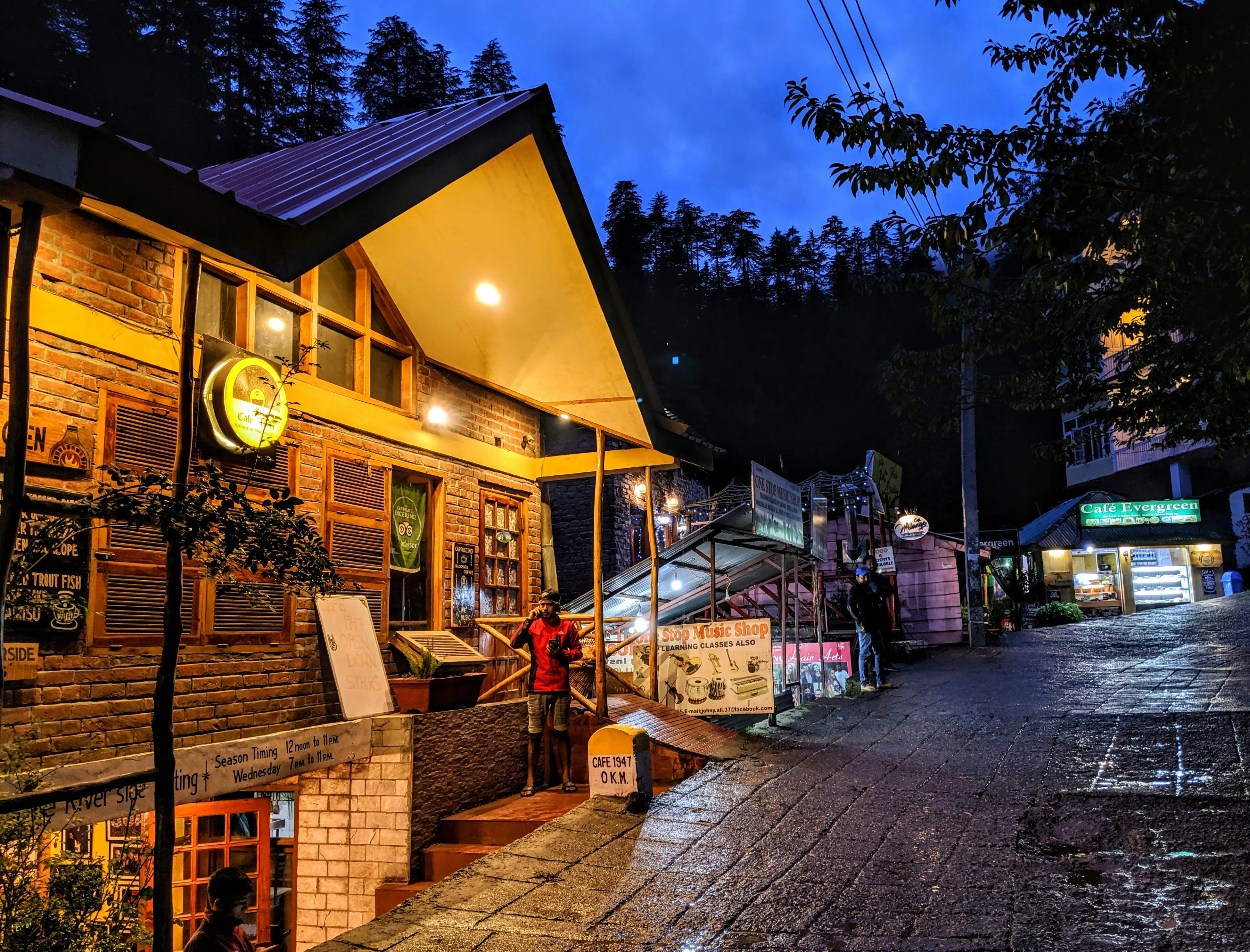 mall road manali